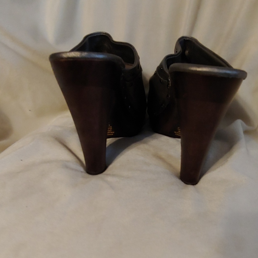 Clogs - image 2